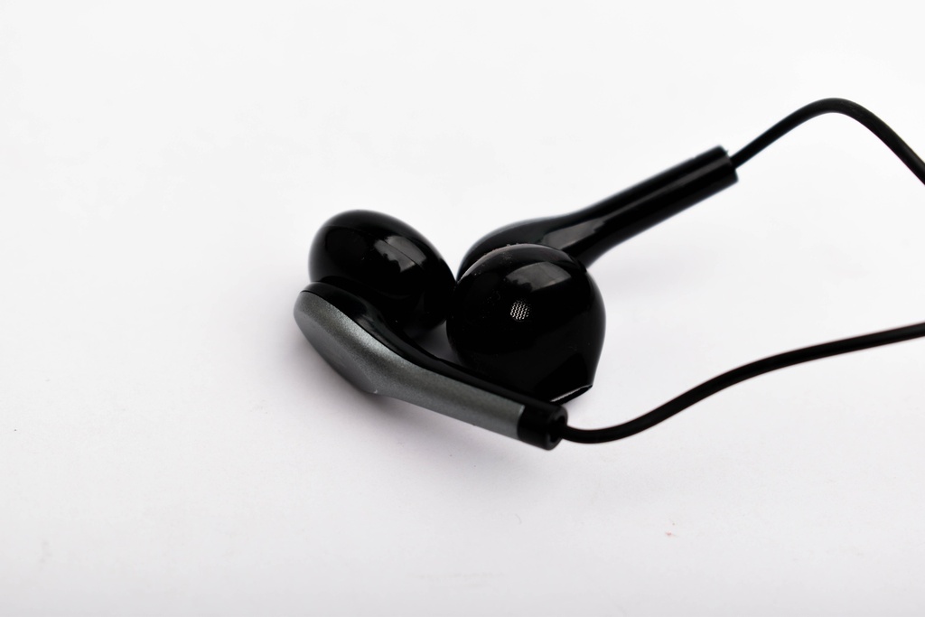 AYUNWISH MUSIC AW-823 سماعة