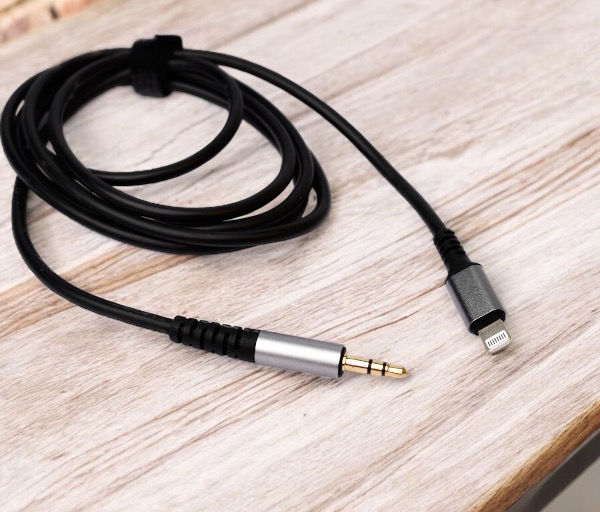 Z.PLUS Z25 AUX كابل ميتال أيفون دايركت