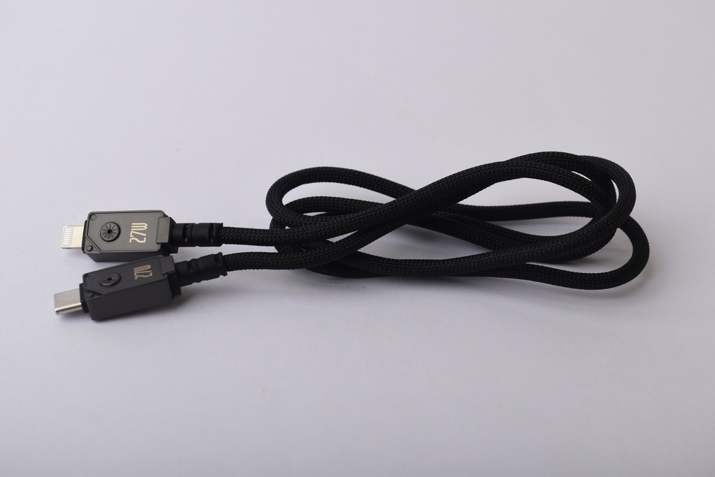 Z39 Z.PLUS 27W كابل تايب سي ايفون قماش فعلي