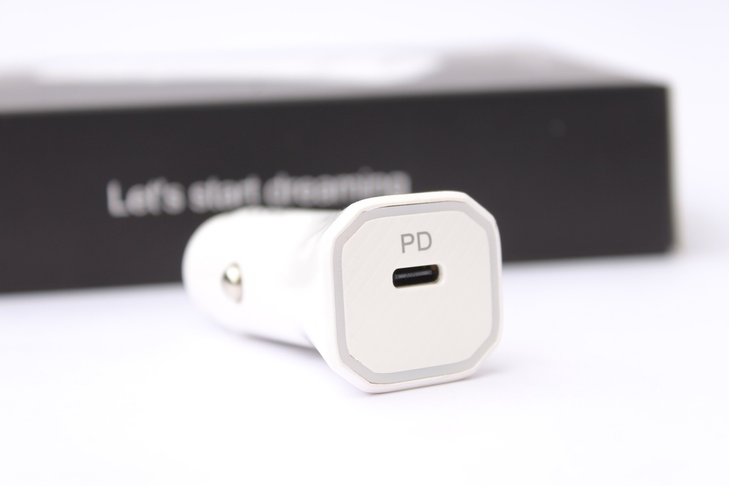 Z51 Z.PLUS PD 20W راس شاحن سياره فعلي
